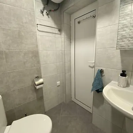 Aprilov Apartament *